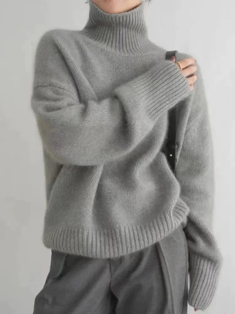 Women's oversized turtleneck knit sweater in grey