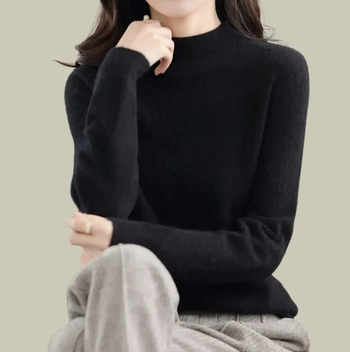 Women's mock-neck merino wool knit sweater in black