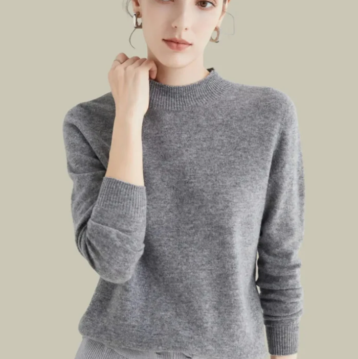 Women's mock-neck merino wool knit sweater in grey